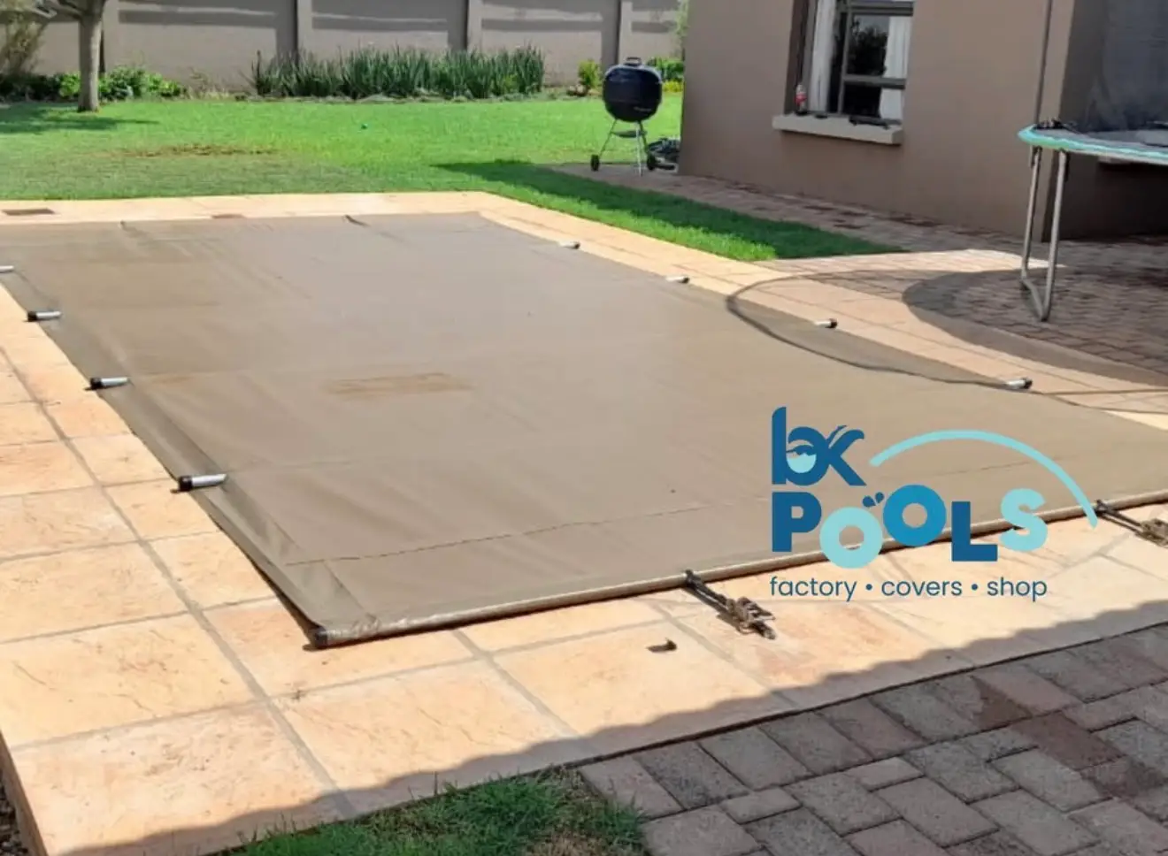 Ratchet Pool Cover Brown